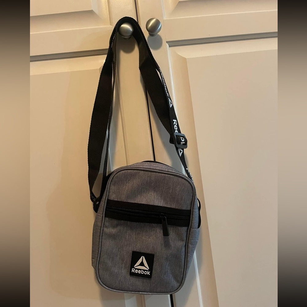 Reebok canto crossbody